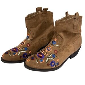 EUC Mudd Brown‎ Suede Floral Embroidered Cheyenne Western Boots Booties Size 7